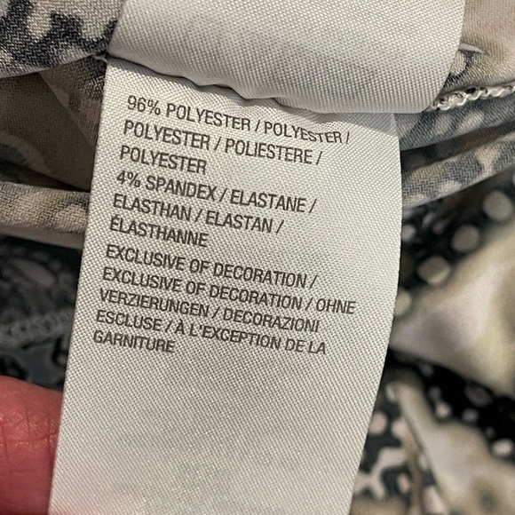 Susan Graver Women's Top Size 2X White/Black/Gray Pullover Caftan Style V-Neck - Picture 9 of 10